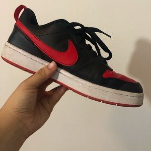4.5 YOUTH KIDS NIKE SHOES | size 6 women’s Nike low dunk shoes